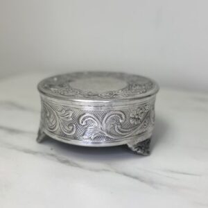 Silver Vintage Cake Stand - Round 6"